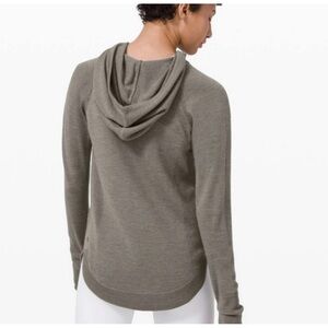 Lululemon Womens Gray   Soft Merino Wool Hoodie Sweater  Pocket  Size 8?